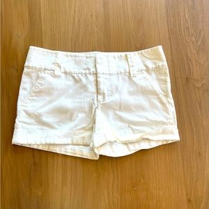Alice and Olivia white stretch shorts